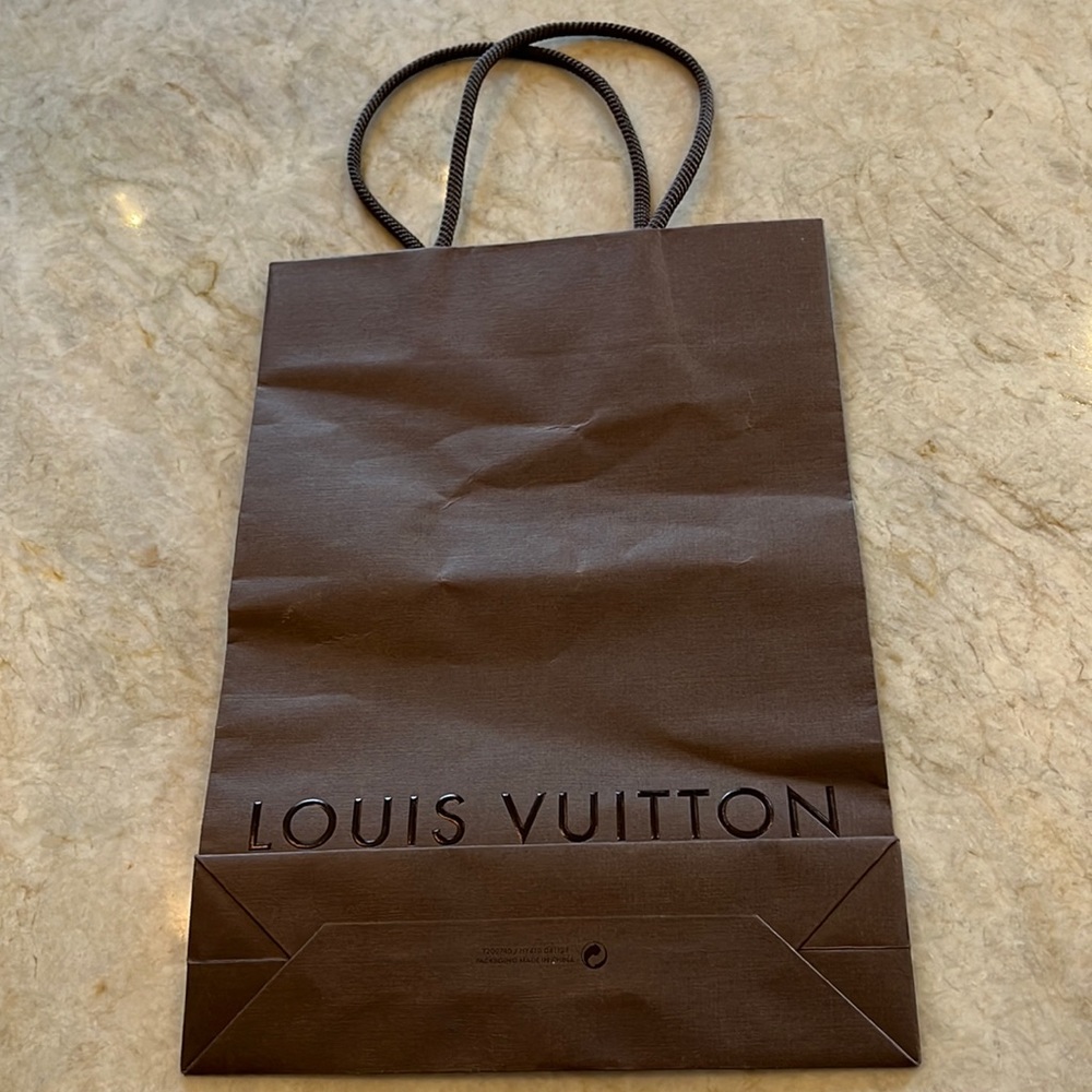 Louis Vuitton bag 100% authentic great for small accessories or small clutch